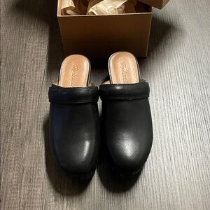 Madewell Black Leather Mules